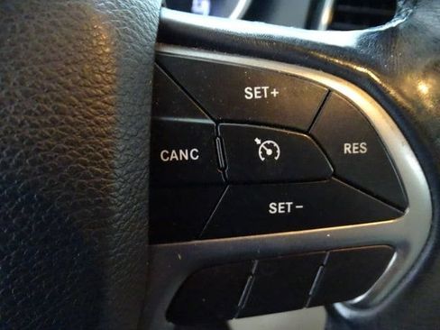 Used 2019 Jeep Grand Cherokee Limited AWD/4WD image 8