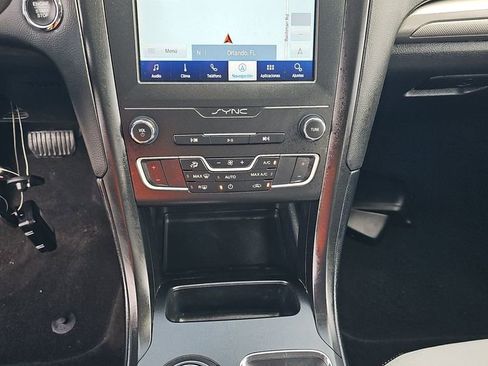 Used 2019 Ford Fusion SE w/ Equipment Group 151A FWD image 11