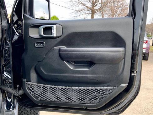 Used 2021 Jeep Gladiator Sport image 21