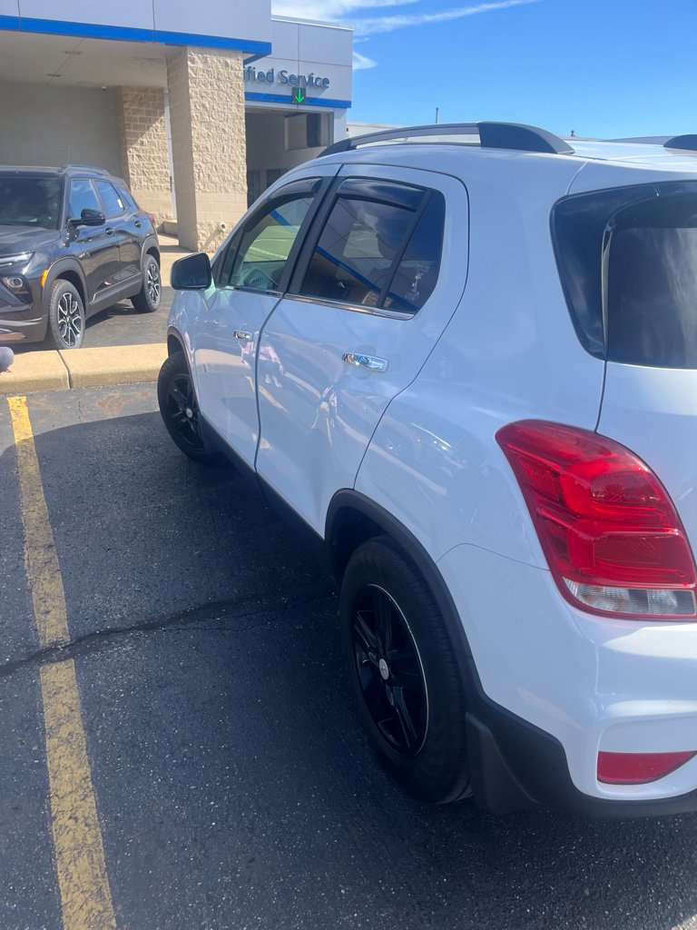 Used 2020 Chevrolet Trax LT w/ LT Convenience Package FWD image 4