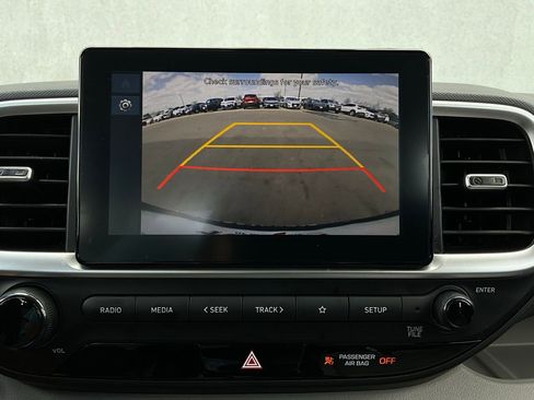 Used 2025 Hyundai Venue SEL image 32