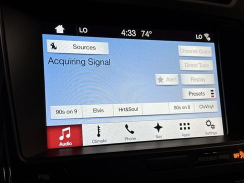 Used 2017 Ford Explorer XLT w/ Equipment Group 202A AWD/4WD image 14
