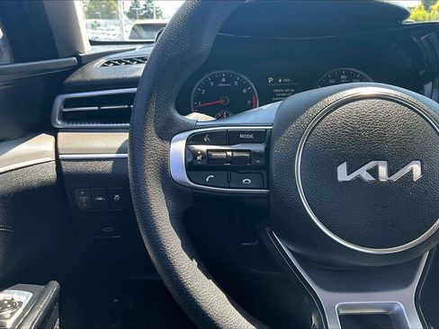 Used 2022 Kia K5 LXS FWD image 11
