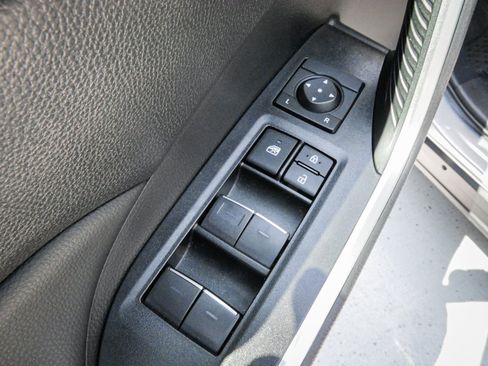 Used 2025 Toyota RAV4 XLE w/ Convenience Package FWD image 15