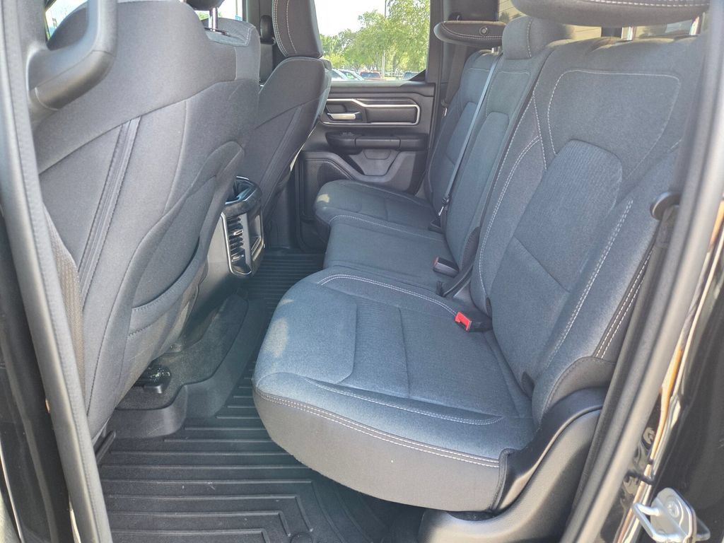 Used 2022 RAM 1500 Big Horn AWD/4WD image 7