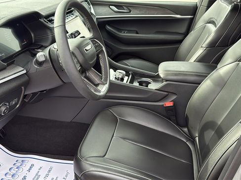 New 2025 Jeep Grand Cherokee Limited image 26