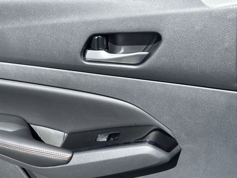 New 2025 Nissan Altima 2.5 SR image 13