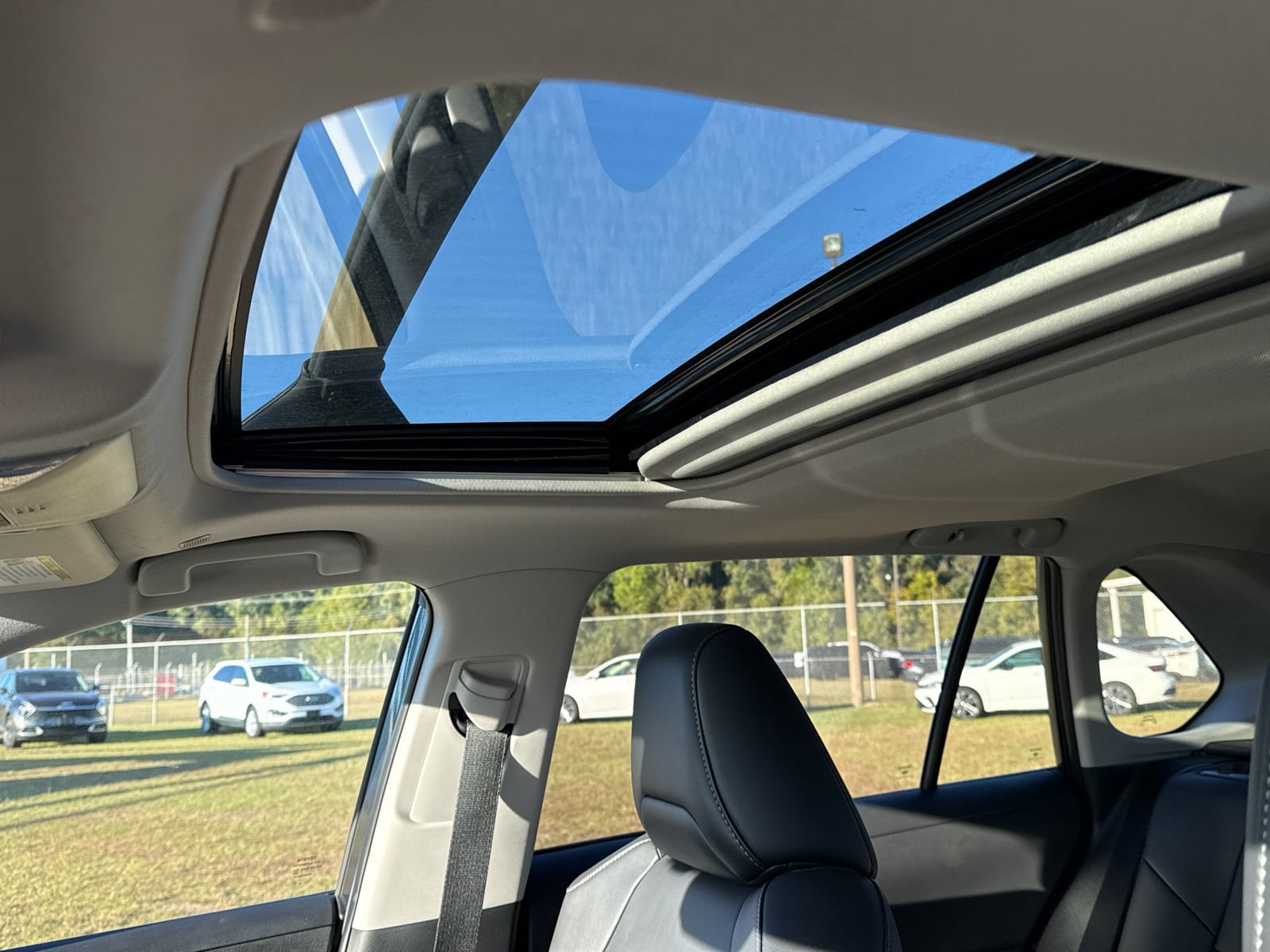 Used 2025 Toyota RAV4 XLE Premium w/ Weather Package FWD image 13