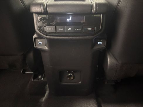 Used 2025 Toyota Grand Highlander XLE image 25