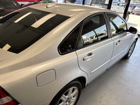 Used 2007 Volvo S40 2.4i FWD image 17