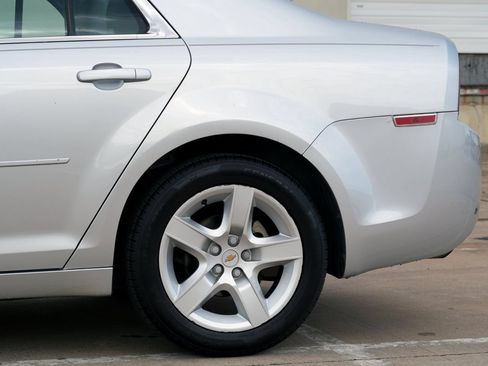 Used 2011 Chevrolet Malibu LS FWD image 23
