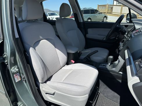Used 2014 Subaru Forester 2.5i image 10