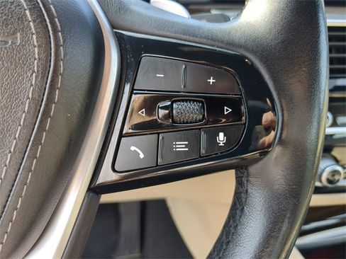 Used 2023 BMW 530e xDrive image 33