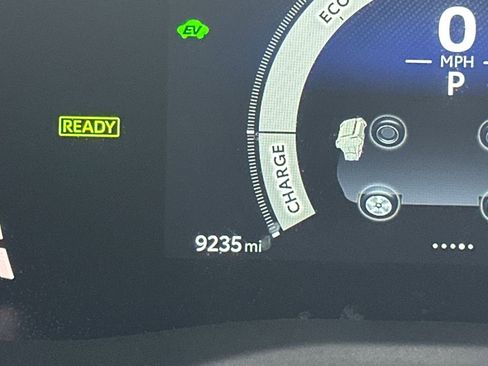 Used 2025 Toyota Camry SE image 4