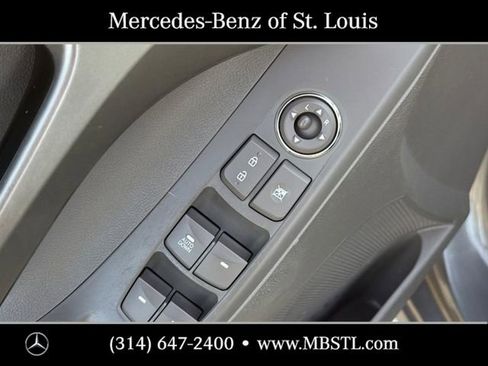 Used 2013 Hyundai Elantra GLS FWD image 16