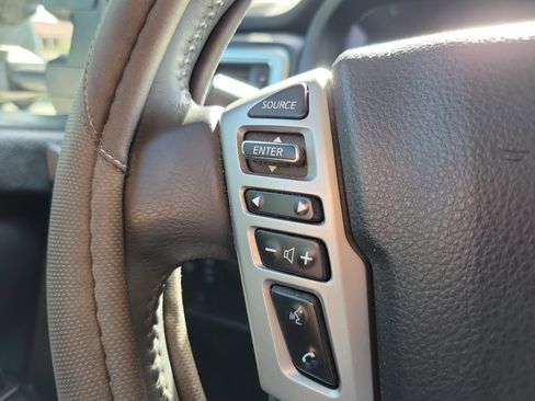 Used 2021 Nissan Titan SL w/ Moonroof Package AWD/4WD image 18