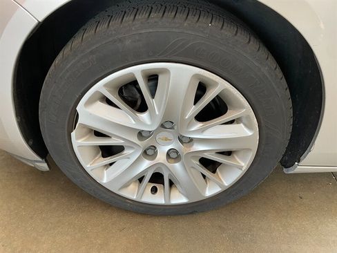 Used 2017 Chevrolet Impala LS FWD image 21