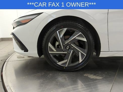 Used 2025 Hyundai Elantra SEL FWD image 3