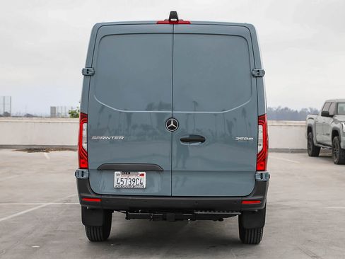 Used 2024 Mercedes-Benz Sprinter 2500 image 6