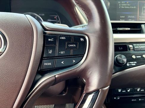 Used 2019 Lexus ES 350 w/ Premium Package FWD image 24