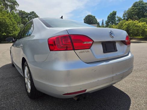 Used 2012 Volkswagen Jetta SE FWD image 7
