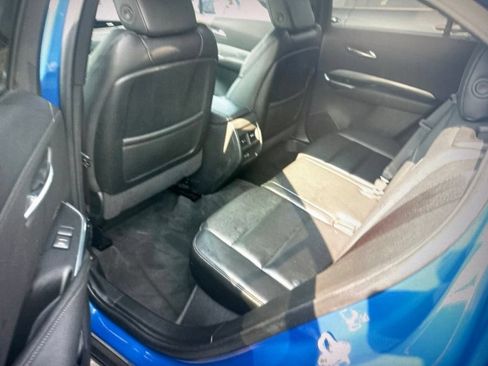 Used 2021 Cadillac XT4 Premium Luxury AWD/4WD image 5