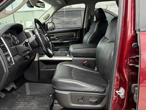 Used 2019 RAM 1500 Laramie w/ Convenience Group AWD/4WD image 8