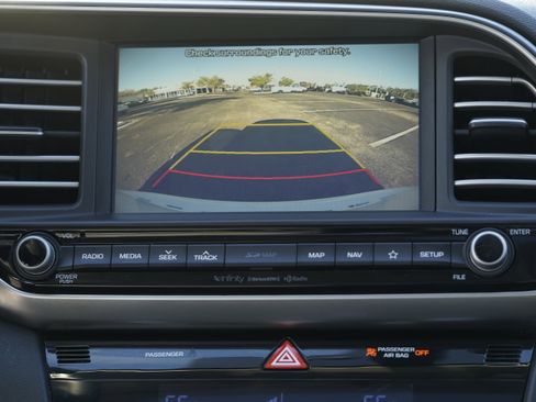 Used 2020 Hyundai Elantra Limited w/ Ultimate Package 03 FWD image 15