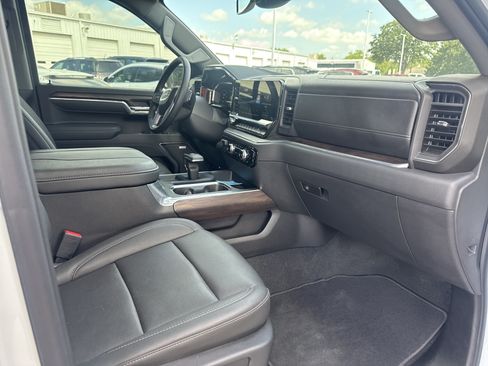 Used 2026 GMC Sierra 1500 SLT RWD image 13
