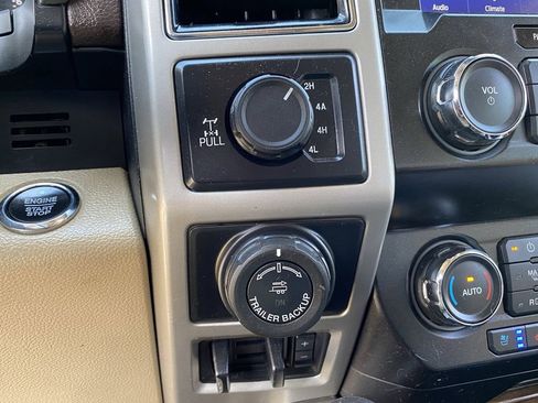 Used 2019 Ford F150 Lariat w/ Equipment Group 501A Mid image 25