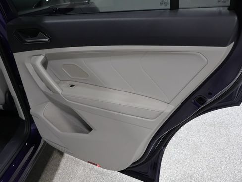 Used 2022 Volkswagen Tiguan SEL R-Line AWD/4WD image 24