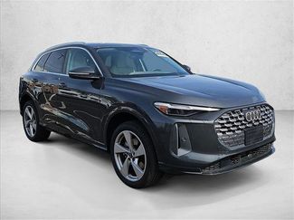 Certified 2025 Audi Q5 Premium Plus w/ Premium Plus video 3