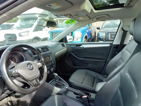 Used 2015 Volkswagen Jetta SE FWD image 9