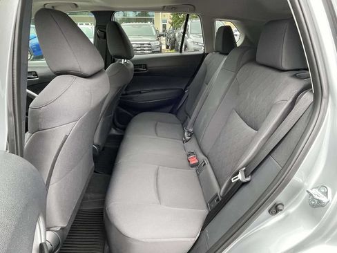 Used 2025 Toyota Corolla Cross LE FWD image 3