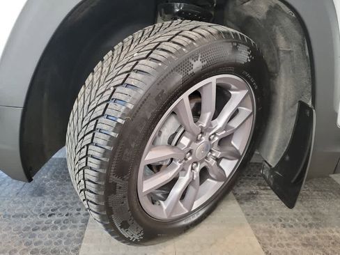 Used 2022 GMC Terrain SLT w/ Tech Package AWD/4WD image 8