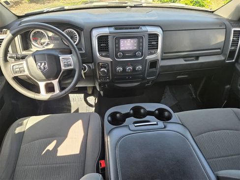 Used 2024 RAM 1500 Classic SLT image 9