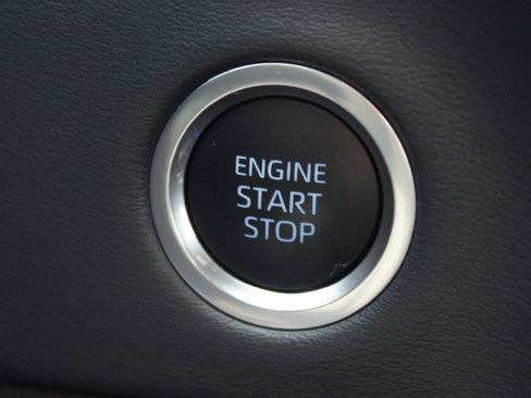 Used 2024 Toyota Tundra Platinum image 9