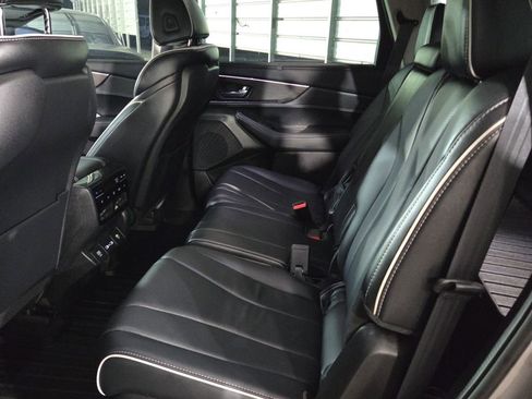 Used 2023 Acura MDX SH-AWD w/ Advance Package image 4