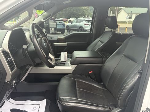 Used 2019 Ford F150 Lariat w/ FX4 Off-Road Package AWD/4WD image 12