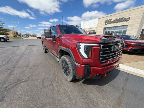 Used 2025 GMC Sierra 2500 AT4 w/ AT4 Premium Plus Package image 3