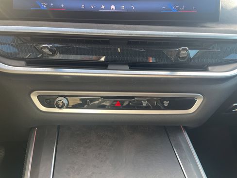 Used 2025 BMW X5 xDrive40i w/ Climate Comfort Package image 29