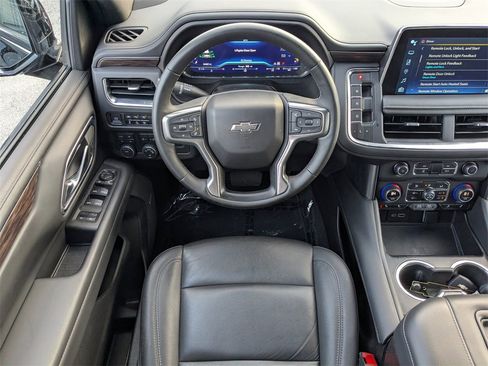 Used 2023 Chevrolet Tahoe Z71 w/ Luxury Package image 17