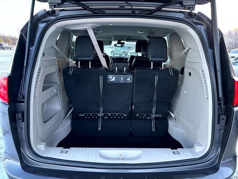 Used 2020 Chrysler Pacifica Touring-L Plus image 16