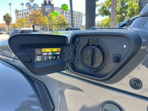 Used 2022 Jeep Wrangler Unlimited Sahara image 45