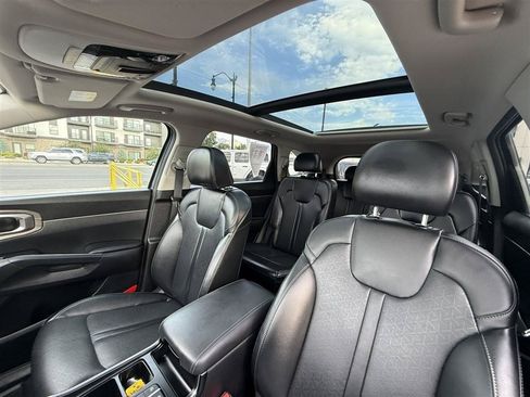 Used 2021 Kia Sorento EX w/ Panoramic Sunroof Package AWD/4WD image 25