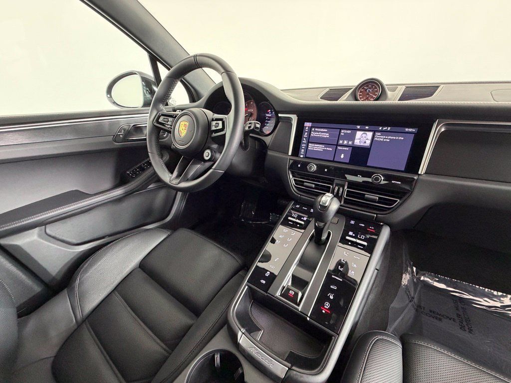 Certified 2023 Porsche Macan GTS AWD/4WD image 7