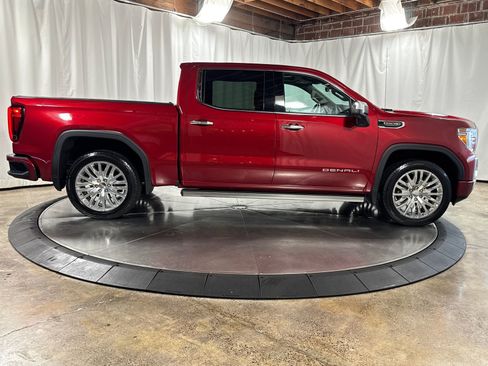 Used 2019 GMC Sierra 1500 Denali w/ Denali Ultimate Package AWD/4WD image 13