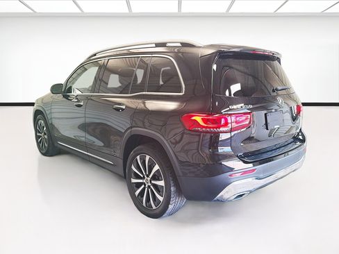 Used 2023 Mercedes-Benz GLB 250 w/ Premium Package image 6