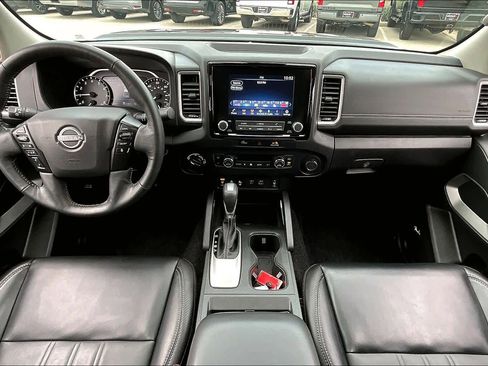 Used 2023 Nissan Frontier SV w/ SV Premium Package image 15