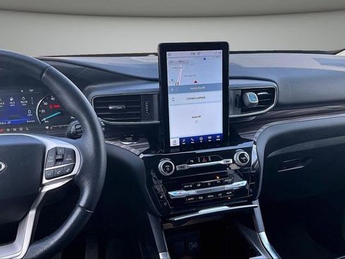 Used 2023 Ford Explorer Limited w/ Limited Technology Package image 9